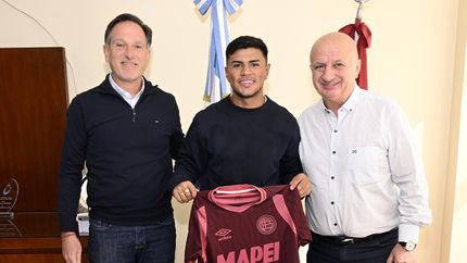 Dylan Aquino firmó un nuevo vínculo con Lanús hasta 2028. Dylan Aquino firmó un nuevo vínculo con Lanús hasta 2028.