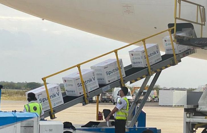Nueva partida de la vacuna rusa, en el país.