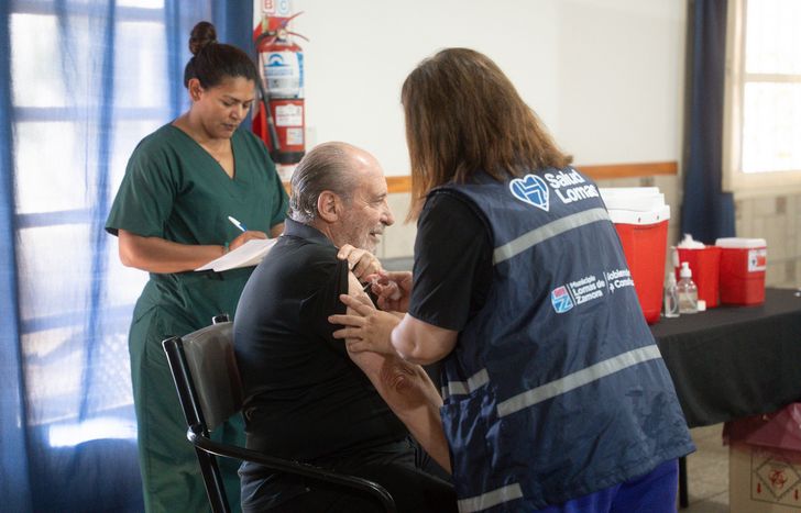 En Lomas de Zamora vacunan contra la gripe en hospitales y centros integrales de salud.
