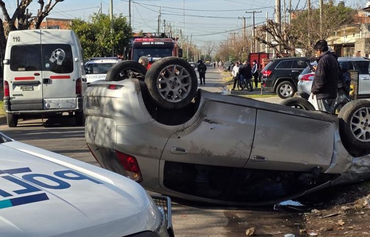 Así quedó el auto tras el impacto.
