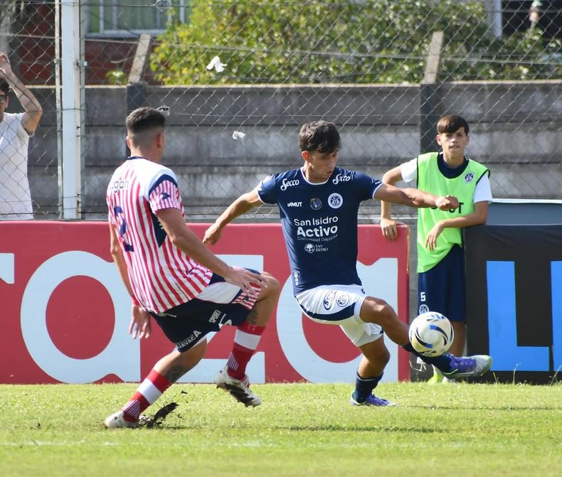 Acassuso y Los Andes se fueron al descanso en cero.