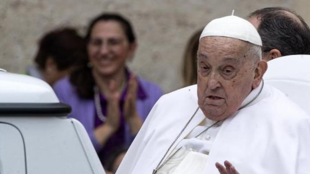 Su última recorrida en el papamóvil este domingo de Pascuas.