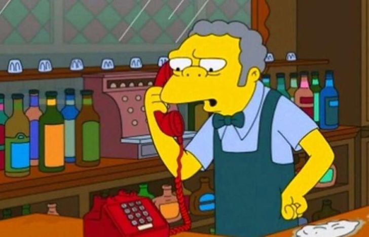 Moe, malhumorado cantinero.