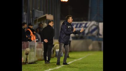 El técnico terminó molesto con sus futbolistas.
