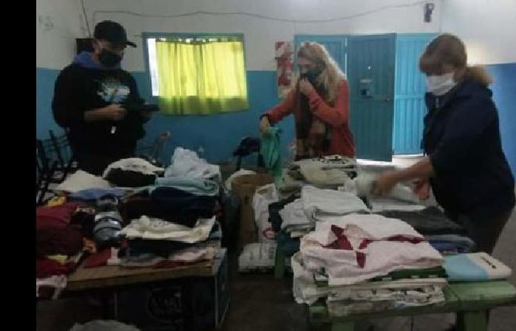 en pleno trabajo de clasificación.