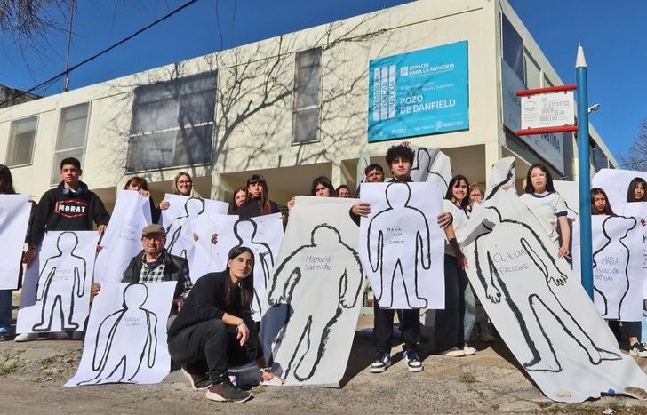 Estudiantes secundarios participaron de una intervención colectiva.