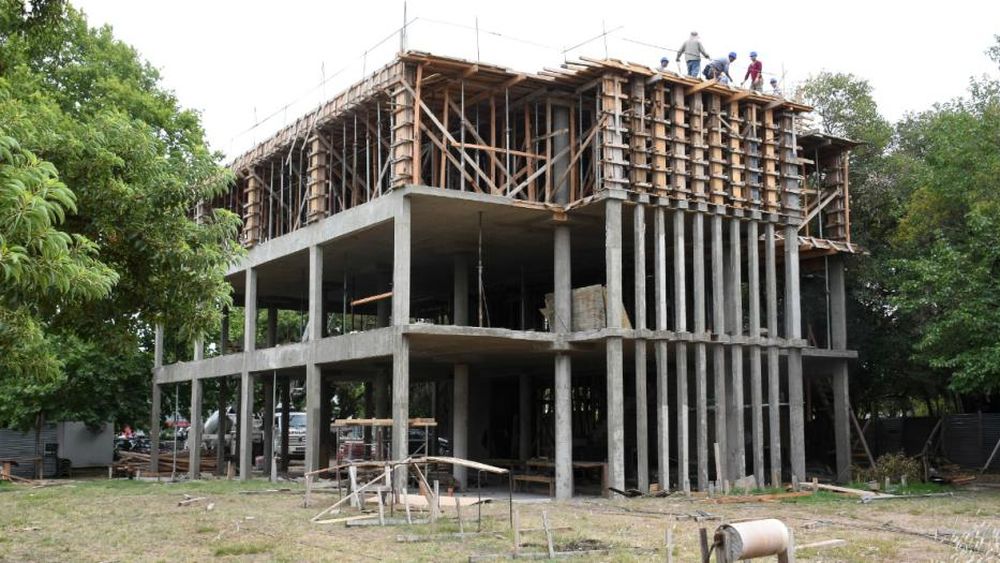 Están armando un edificio de 1.152 metros cuadrados.