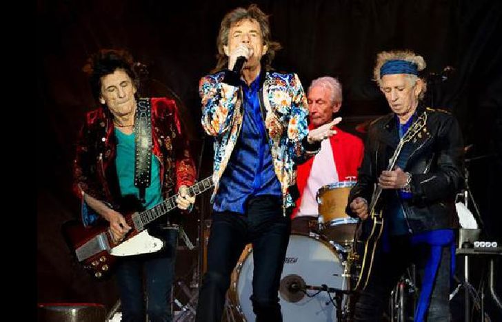 UN GRUPO INOXIDABLE.