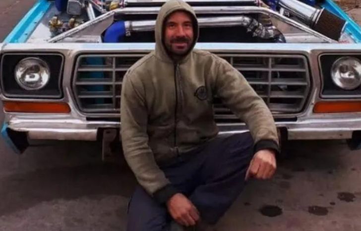 El hombre fue baleado en frente de su taller mecánico.