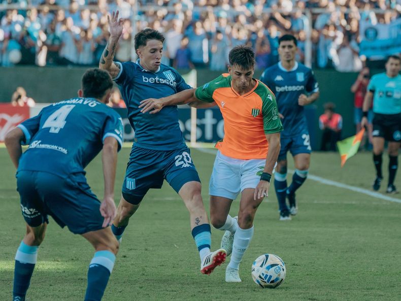 Ignacio Abraham se manda por su banda. Ignacio Abraham se manda por su banda.