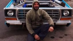 El hombre fue baleado en frente de su taller mecánico.