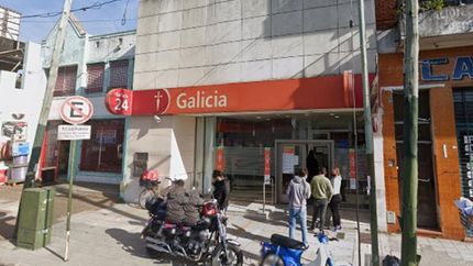 investigan celulares para dar con los coautores del robo al banco galicia de temperley