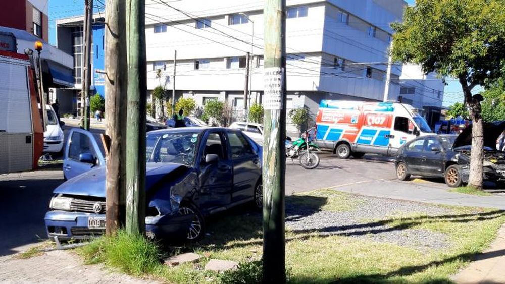 Los conductores de los autos habrían perdido el control.