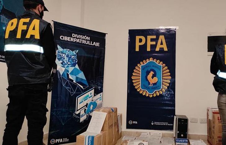 Se secuestraron tablets, celulares, computadoras, pendrives.