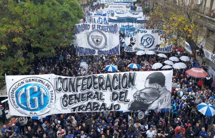 La CGT, las CTA, ATE, docentes y la oposición, contra la reforma laboral de Javier Milei.
