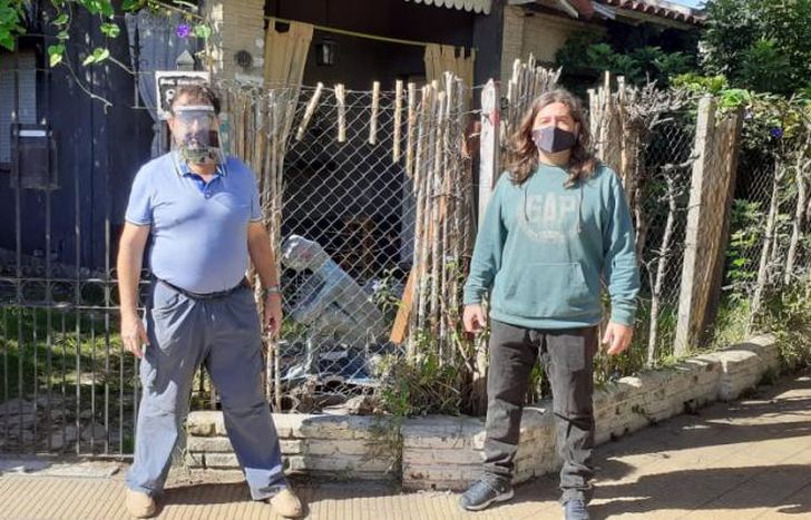 Dos de los artistas que habitan la cuadra.