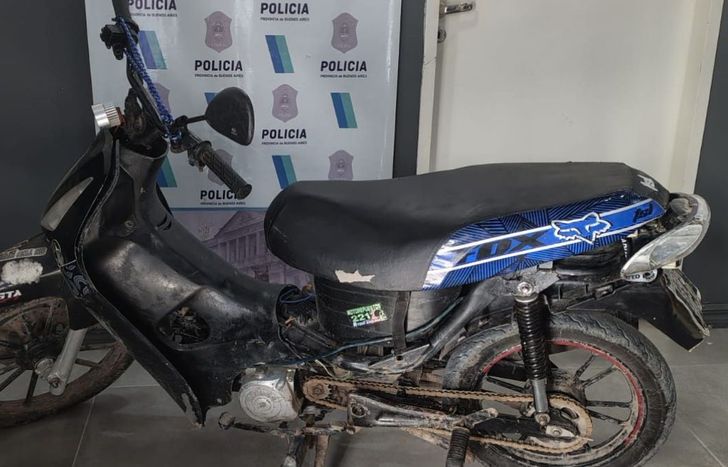 La moto robada en Lomas de Zamora.