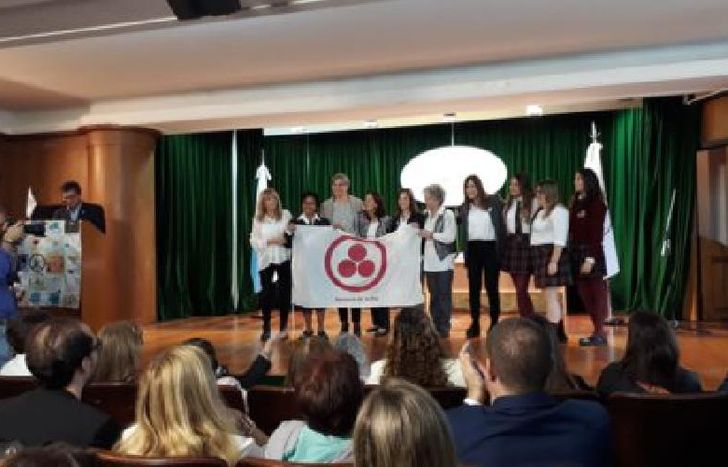 toda la institución feliz con la distinción.