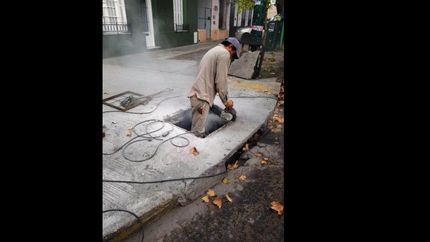 Reconstruyen los sumideros en Lomas para evitar inundaciones en los barrios