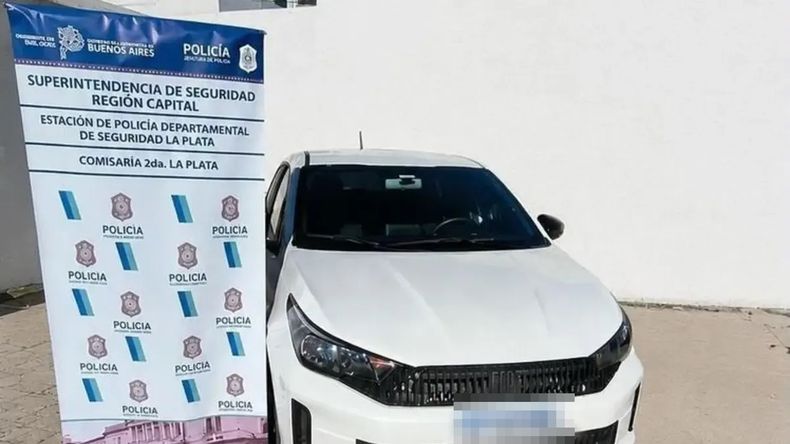 Auto en el que se movilizaban los hombres de Lomas y Brown.