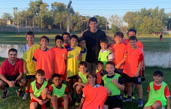 Tiziano Perrotta pasó por su 9 de Julio natal.