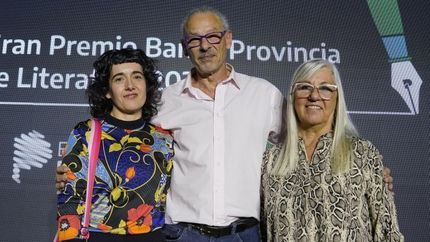 Laura ganó el segundo lugar gracias a su cuento Informe sobre pájaros.