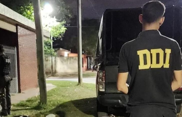 La DDI de Lomas detuvo a dos sospechosos.