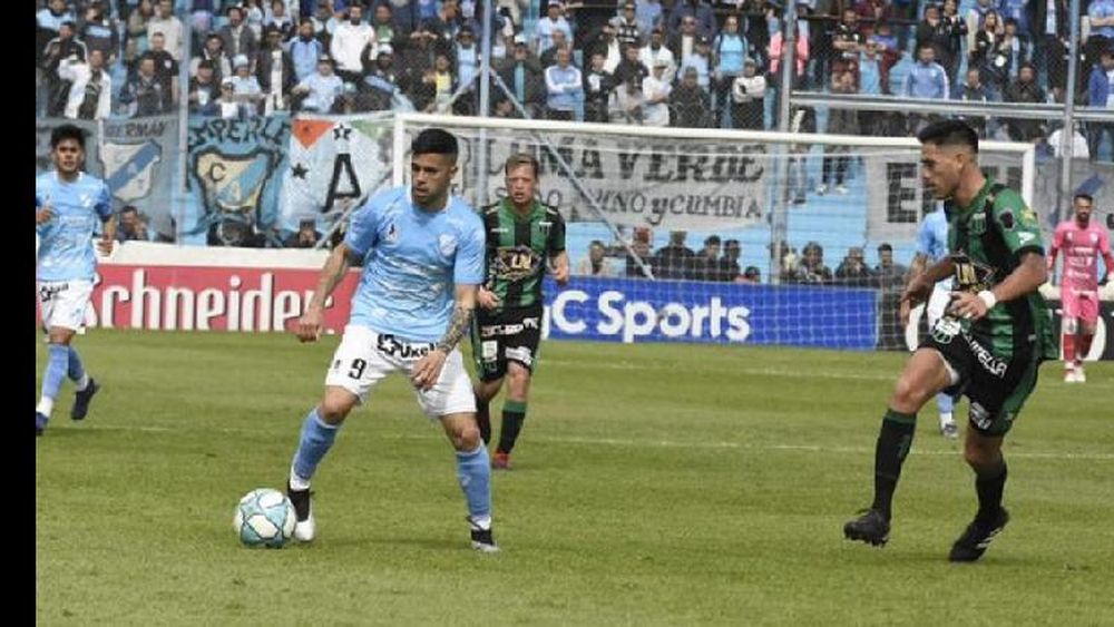 Lucas Baldunciel, el primero en renovar en Temperley