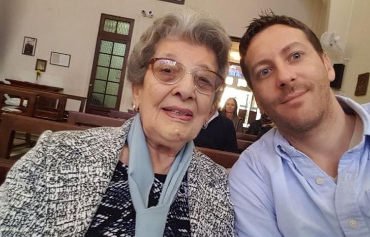 Delia junto a su nieto Martín, que fue restituido en 2015.