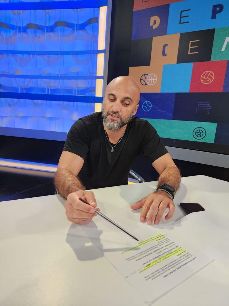 El vecino de Lomas dirige DeporTV.
