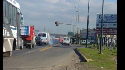 El camión circulaba por Camino de Cintura.