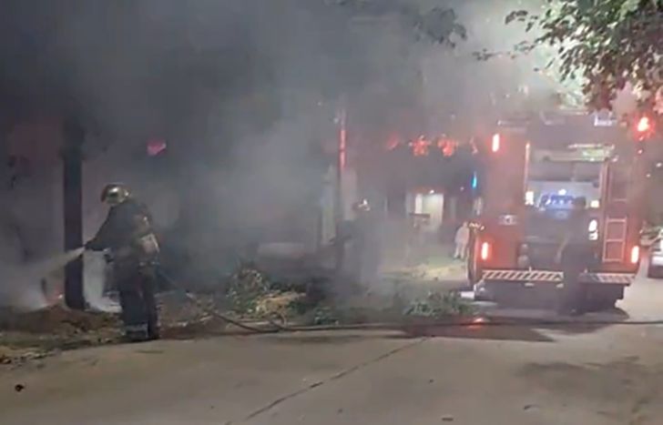 Los Bomberos de Lomas de Zamora apagaron el fuego.