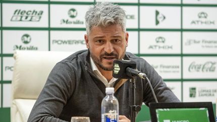 El DT de Banfield fue presentado en el Lencho Sola.