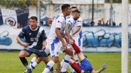 Rodrigo Aquino clavó el 3-2 de San Martín.