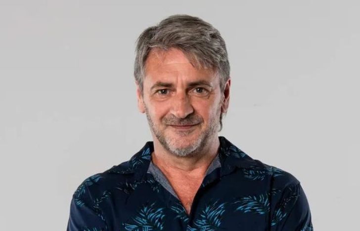 Darío la picanteó.