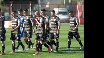 un penal dudoso amargo el debut de los andes