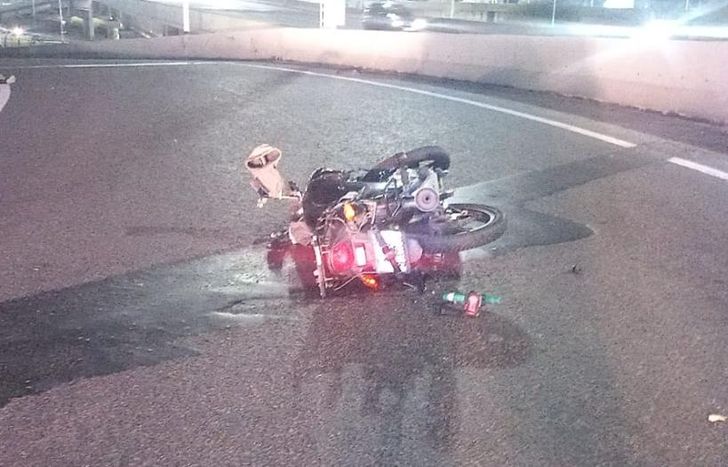 Así quedó una de las motos involucradas en el choque.