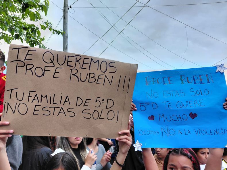 Todo se origin&oacute; a partir de un llamado a paro por parte de la lista Multicolor del Suteba.