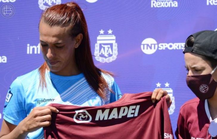 Lanús le hizo un reconocimiento a Mara Gómez.