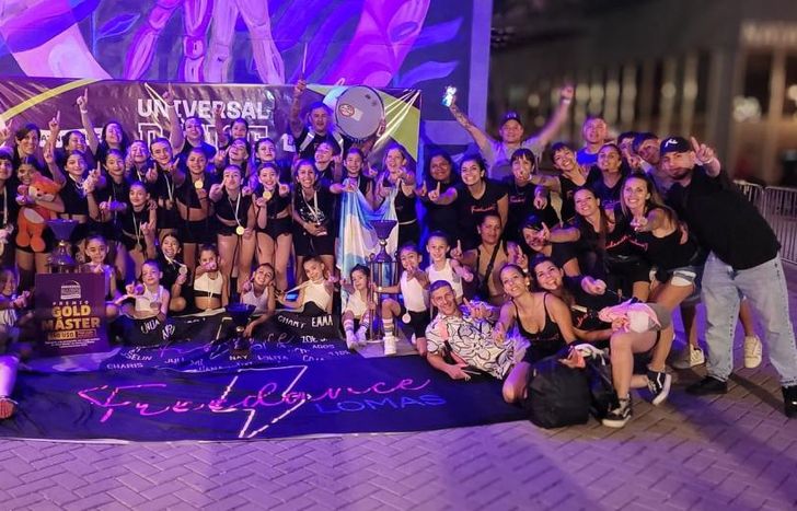 Las campeonas que representaron a todo el partido de Lomas.