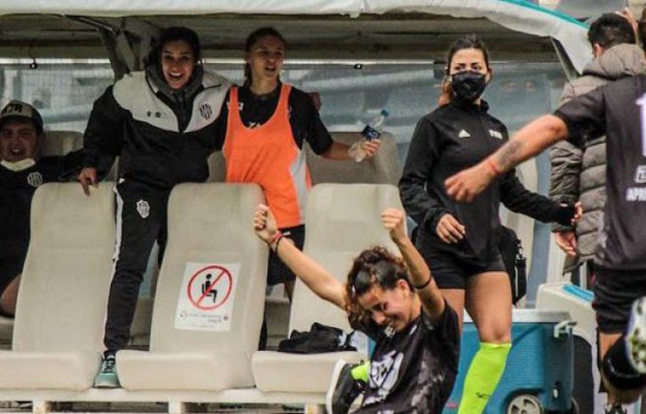 El Porvenir festejó en La Plata.