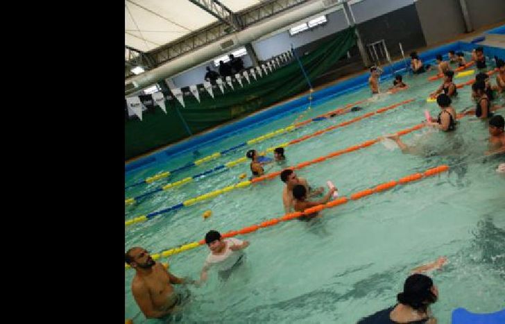 La pileta del parque de lomas está colmada todas las semanas.