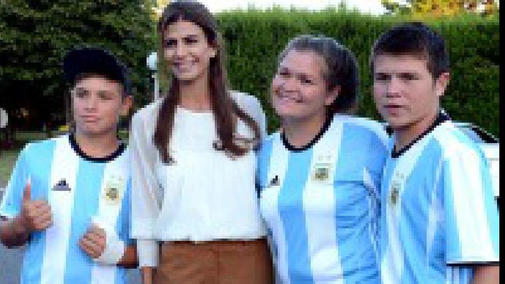 Jóvenes de un hogar participaron de un partido de fútbol en Olivos