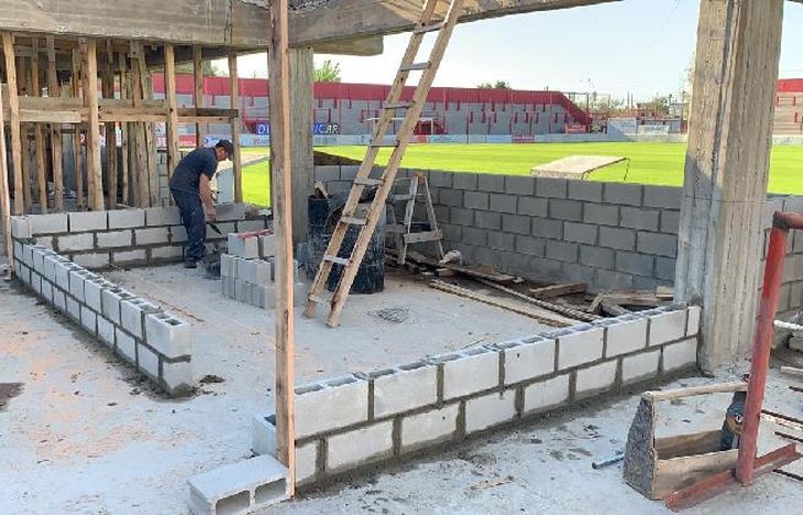 Los nuevos palcos, a la atura del suelo, empiezan a tomar forma.