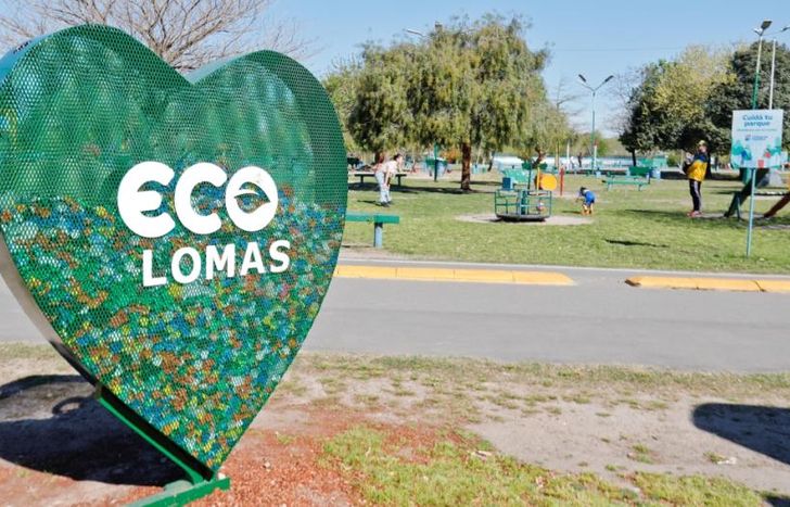 Hay 10 Corazones de Amor en parques y plazas para llevar las tapitas.