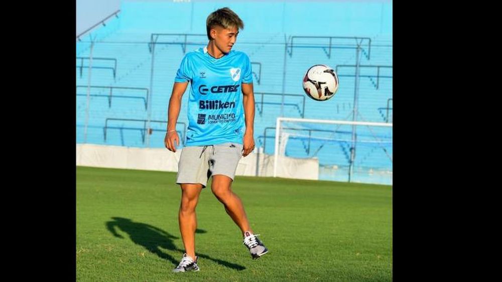 Morimoto es lateral por izquierda y tiene 19 años.