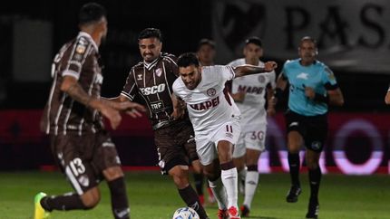 Eduardo Salvio lanzado en ataque. Eduardo Salvio lanzado en ataque.