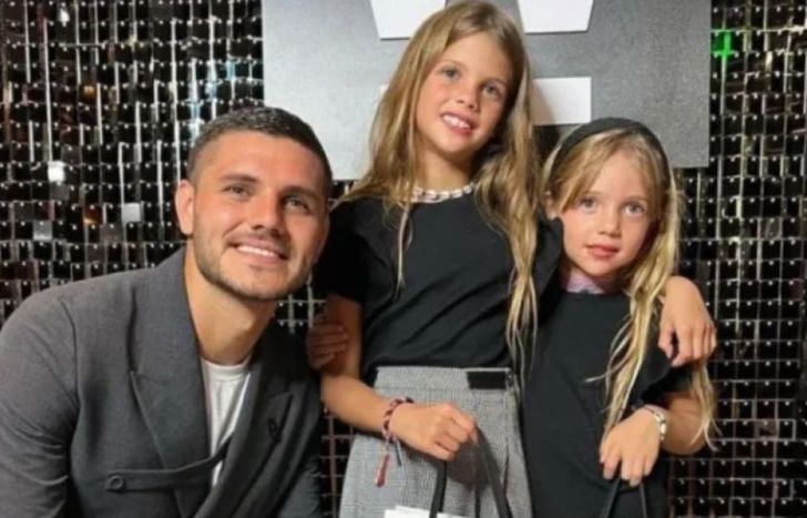 Mauro Icardi y sus hijas.