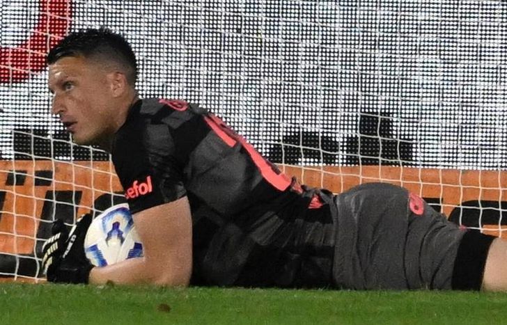 Nahuel Losada volvió a ser una figura clave para Lanús.