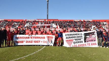 con un emotivo homenaje, los andes recordo al nene diaz con un emotivo homenaje, los andes recordo al nene diaz